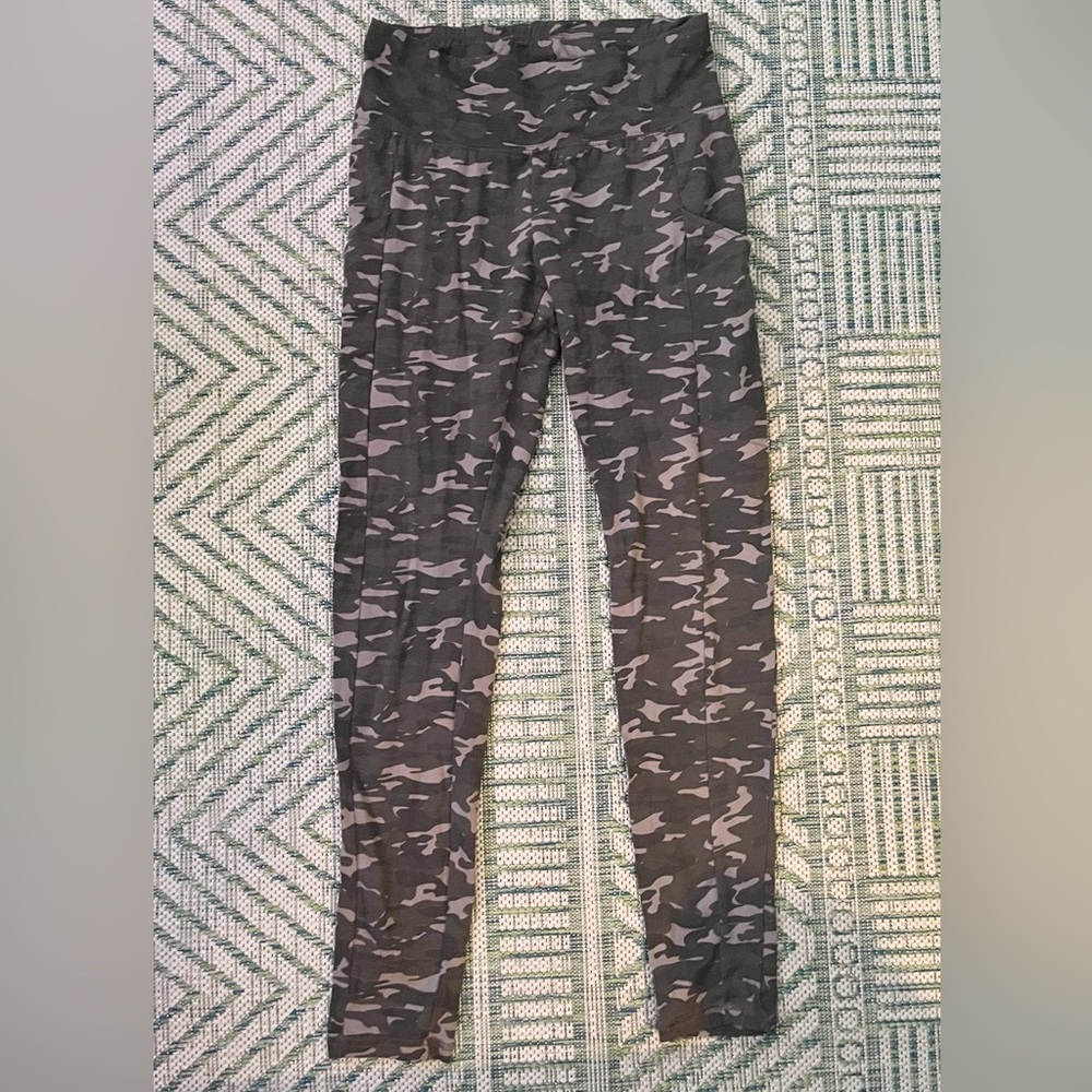 Hue Camo Leggings M Stretch Cotton Side Pockets Fall Athleisure Athletic VGUC